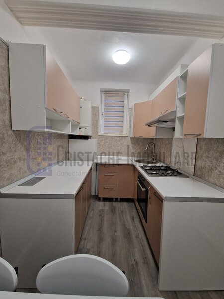 Armeneasca, fara comision, apartament 3 camere decomandat, proaspat igenizat.