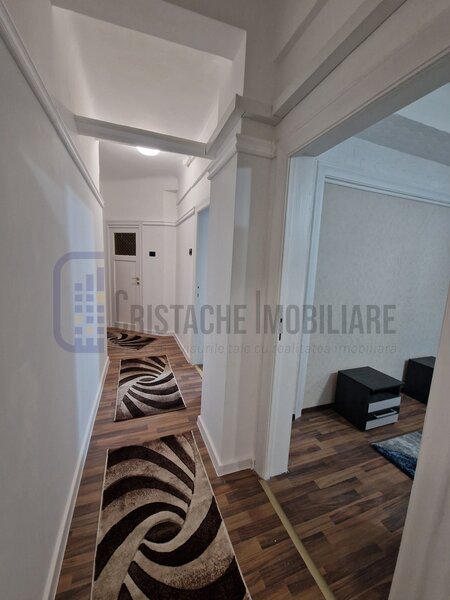 Armeneasca, fara comision, apartament 3 camere decomandat, proaspat igenizat.